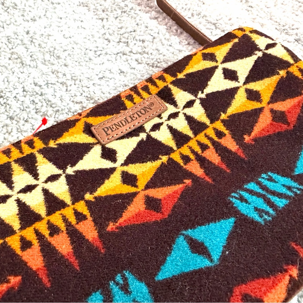 Pendleton Geometric Pattern Clutch In Brown And B… - image 2